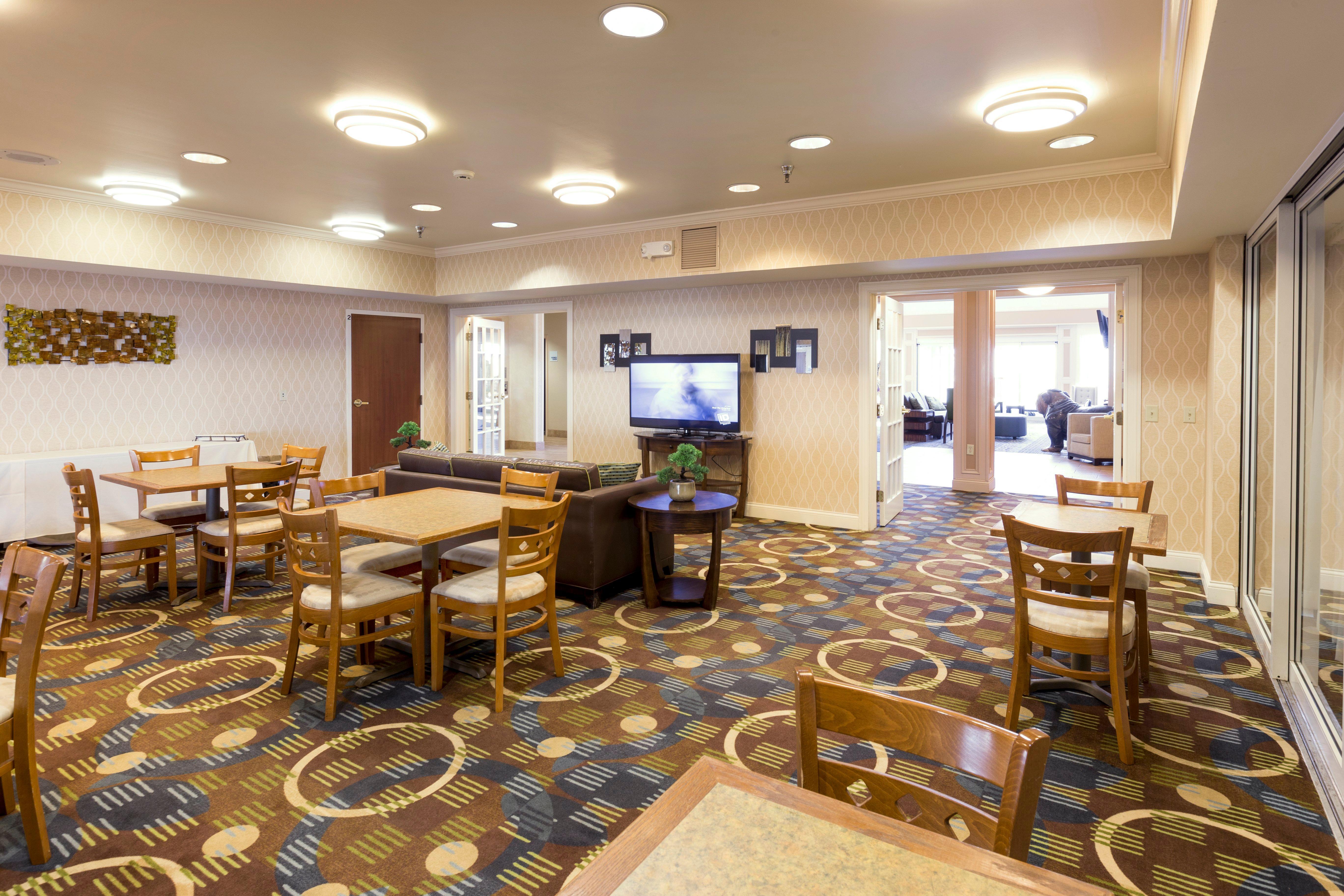 Holiday Inn Express Hotel & Suites-Saint Joseph By Ihg Buitenkant foto